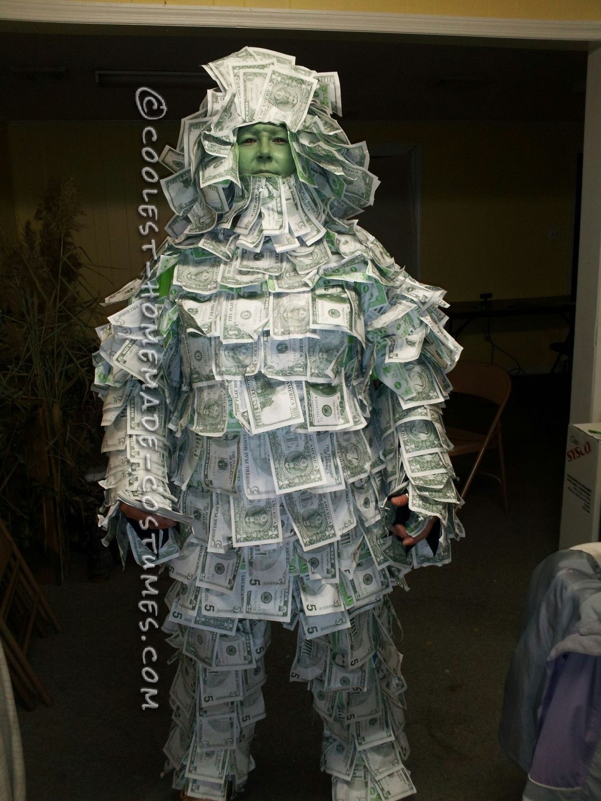 awesome-geico-money-man-costume-25483-e1352407887755.jpg